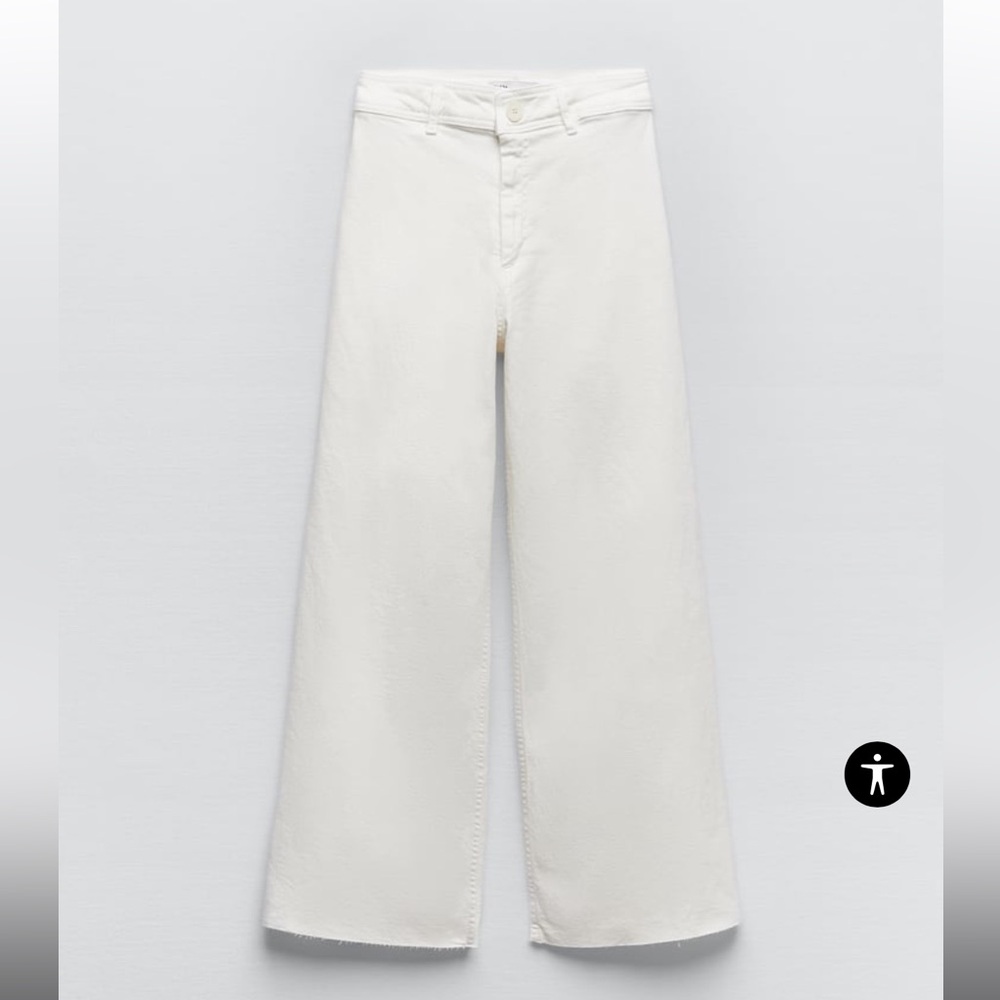 ZARA ZW COLLECTION High-waisted straight white jeans back patch pockets.